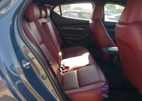 2024 Mazda Mazda3 2.5 S Carbon Edition z USA, uszkodzony, nr VIN JM1BPBLM5R1702935